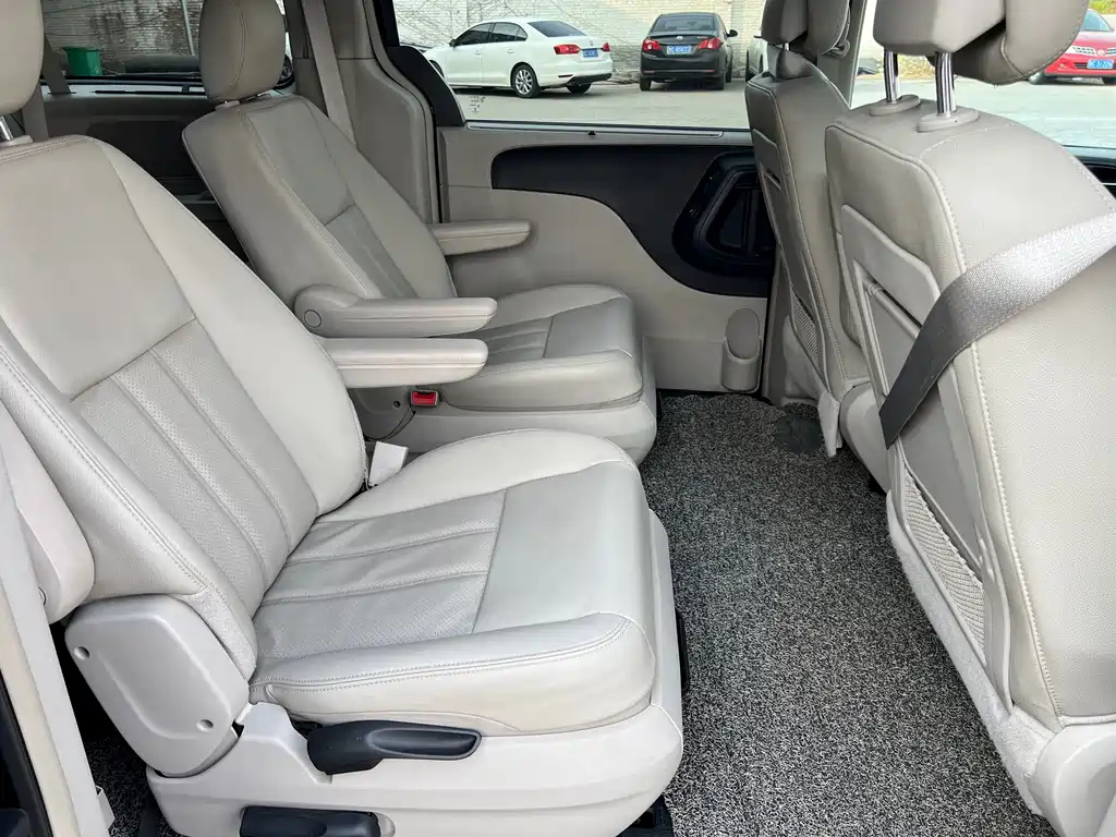 CHRYSLER OTHER 2016