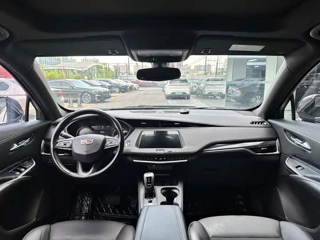 CADILLAC XT4 2018