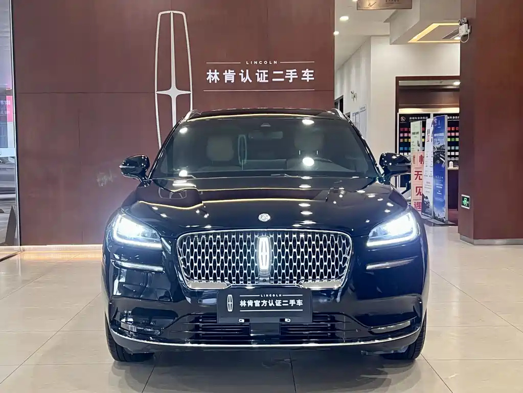 LINCOLN ADVENTURER 2021
