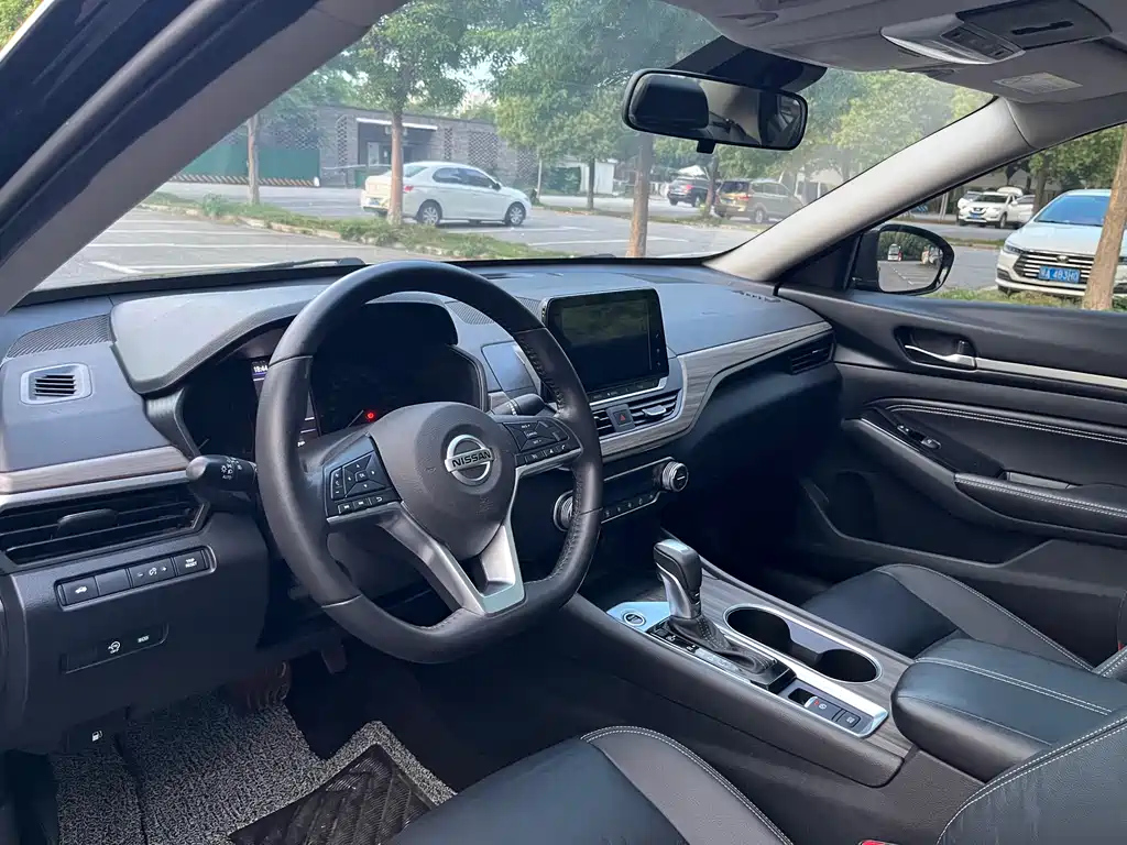 NISSAN TEANA 2021