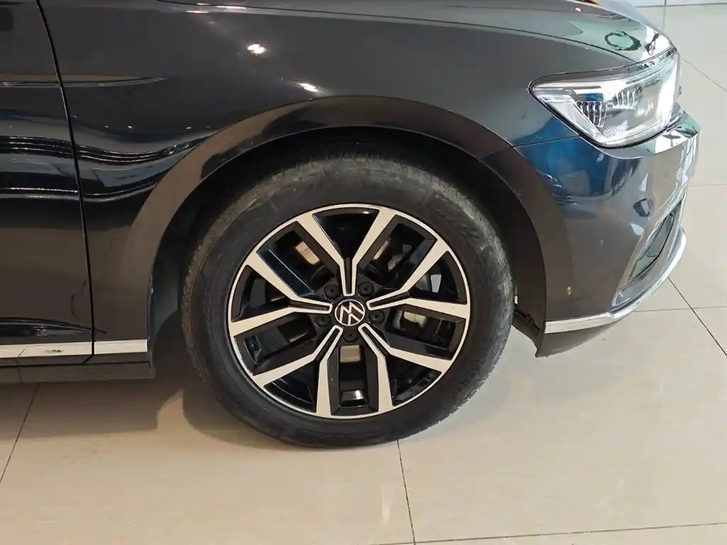 VOLKSWAGEN MAGOTAN 2020