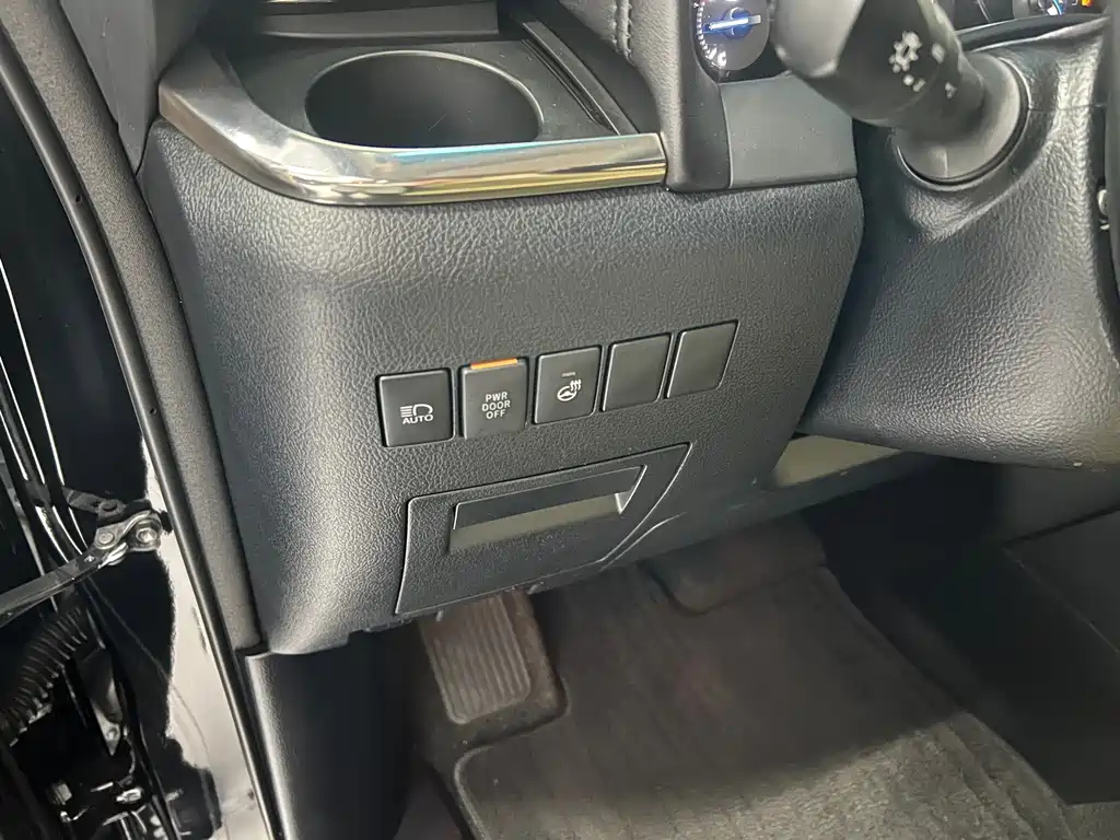 TOYOTA ALPHARD 2016