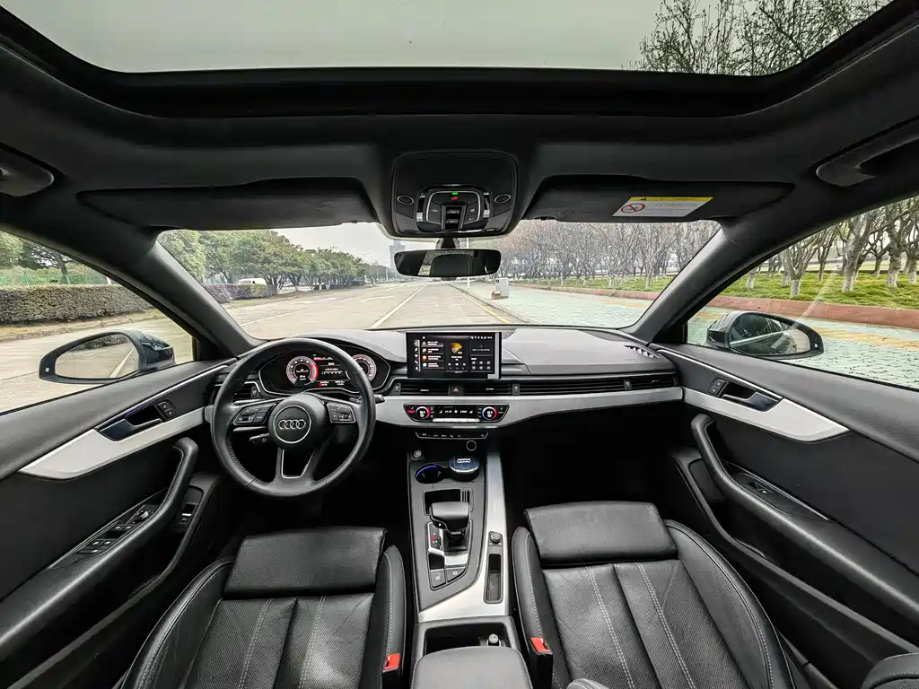 AUDI A4L 2022