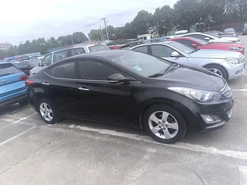 HYUNDAI ELANTRA 2012