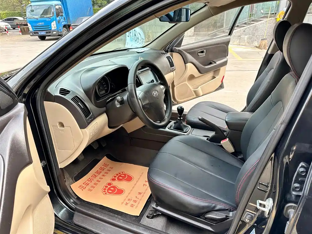 HYUNDAI CELESTA 2012