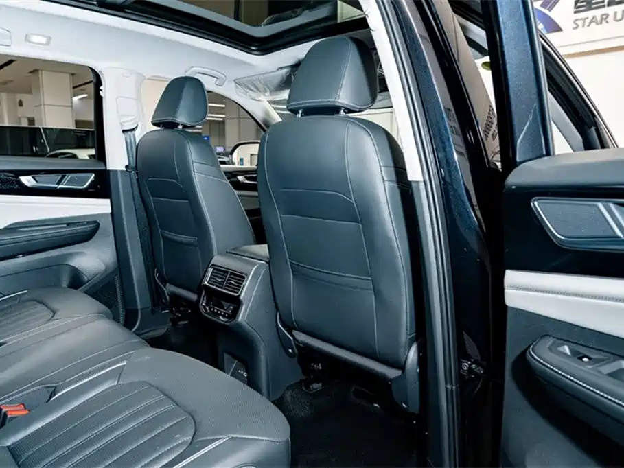 VOLKSWAGEN TOURAN 2023