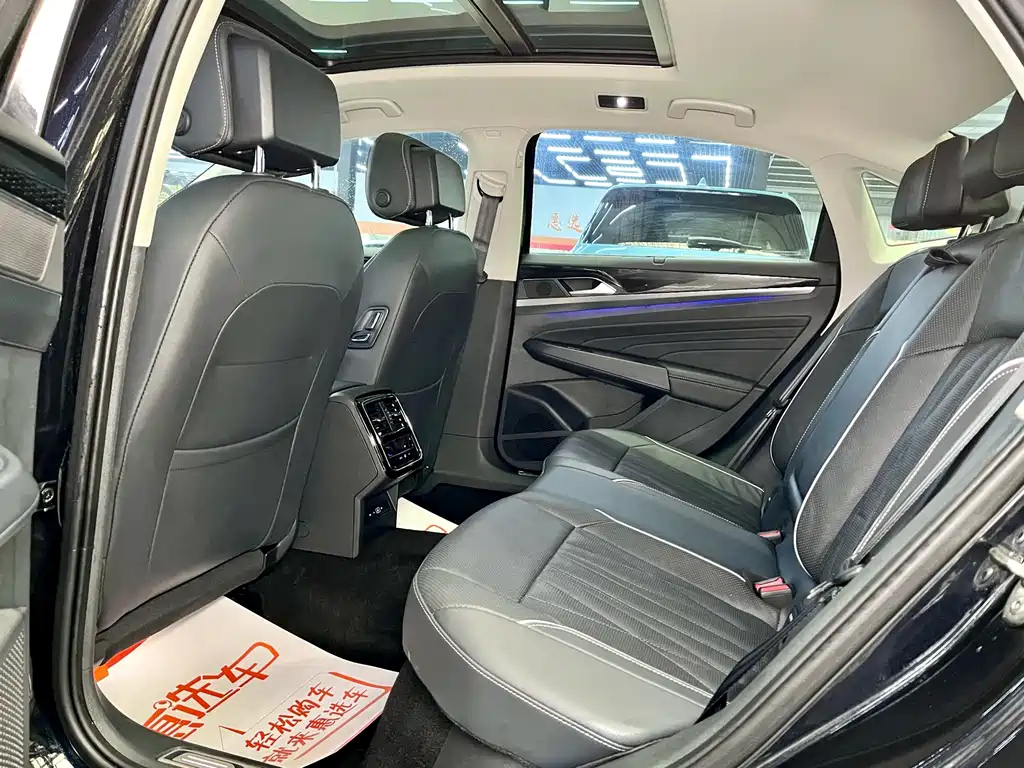 VOLKSWAGEN PASSAT 2022
