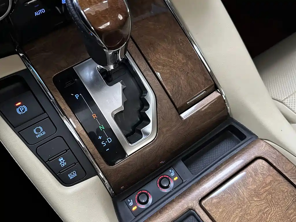 TOYOTA ALPHARD 2017