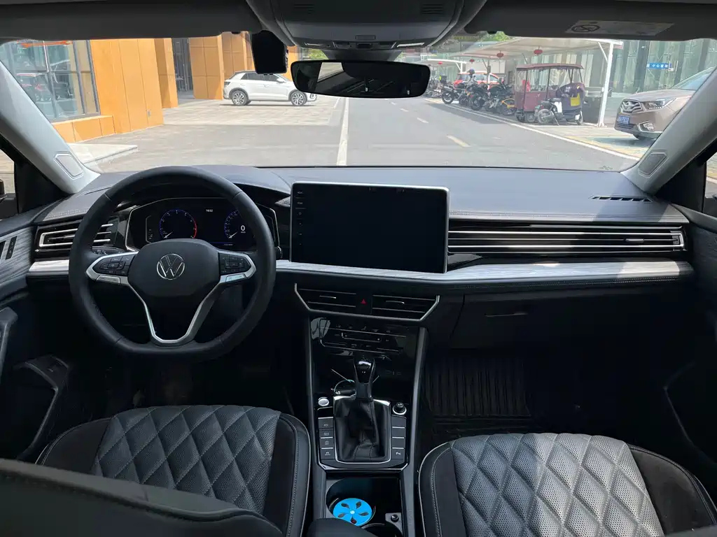 VOLKSWAGEN SAGITAR 2023