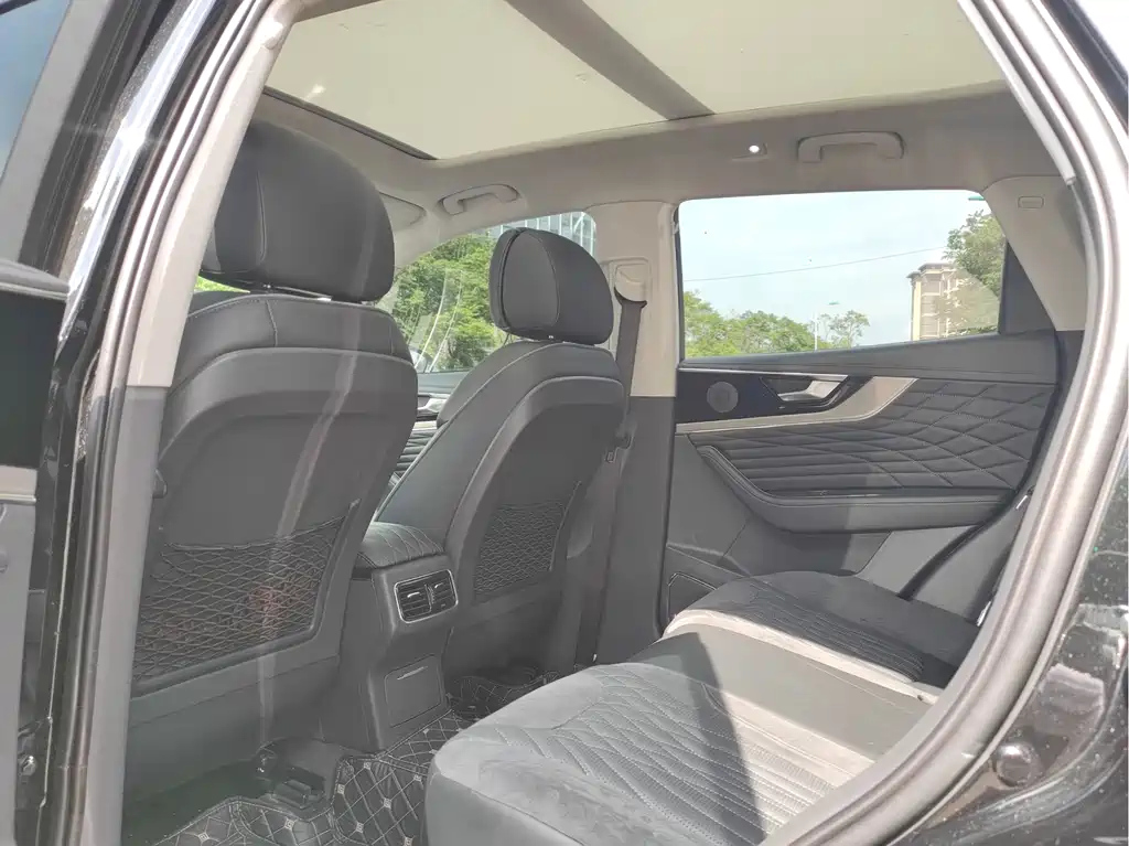 HONGQI HS5 2022