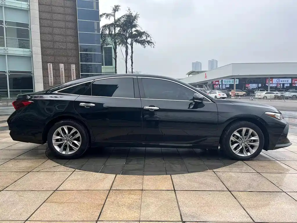 TOYOTA AVALON 2020