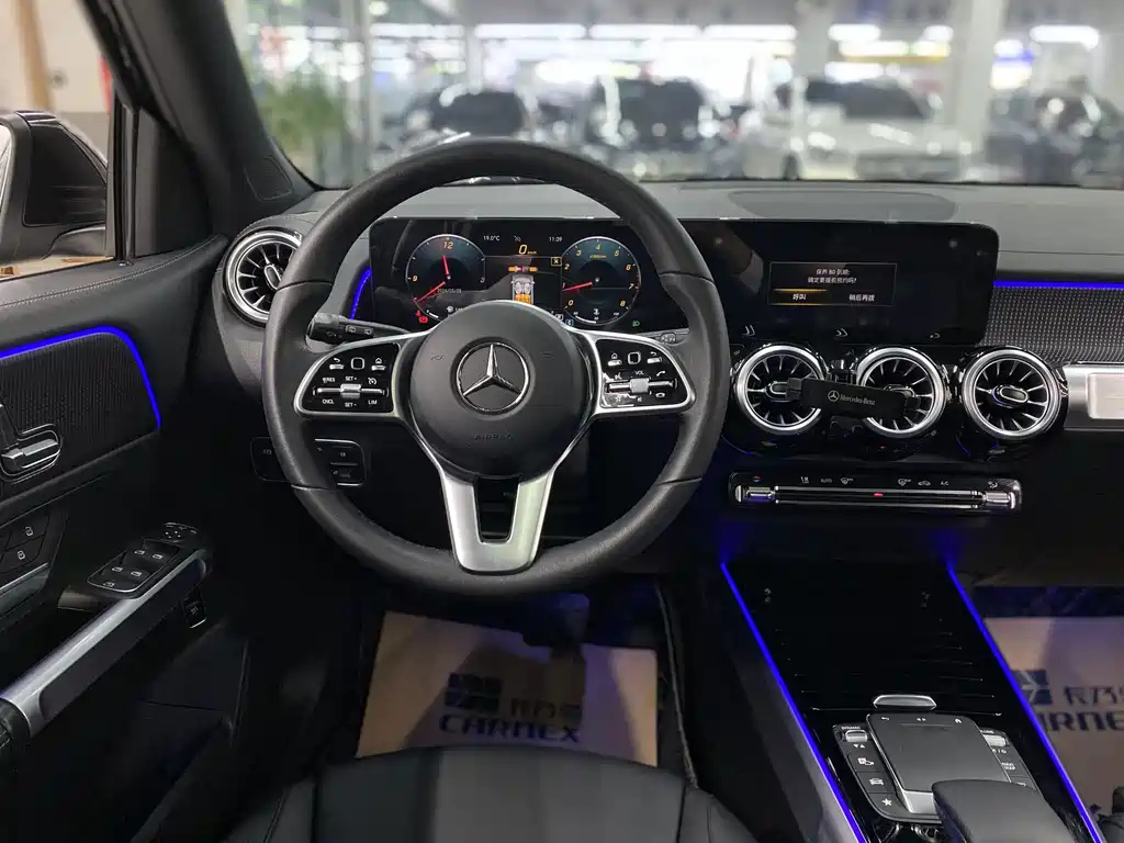 MERCEDES BENZ GLB 2021