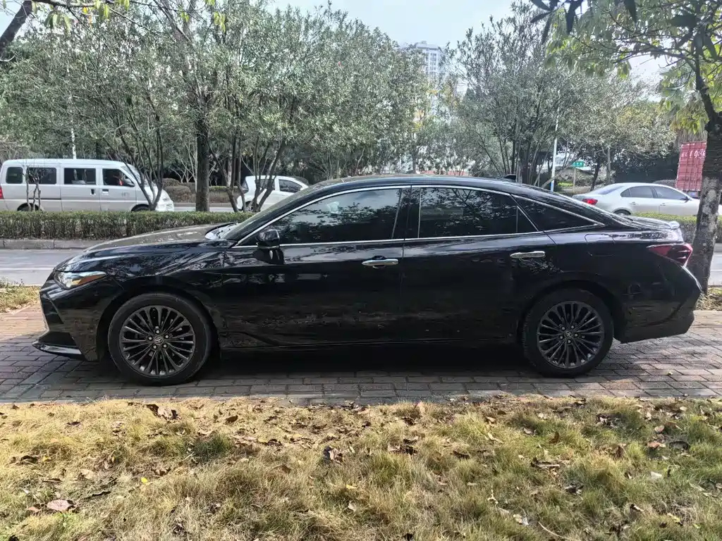 TOYOTA AVALON 2019