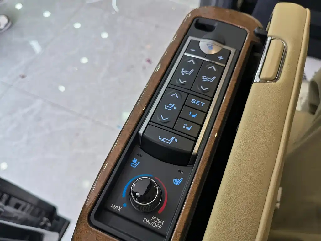 TOYOTA ALPHARD 2016
