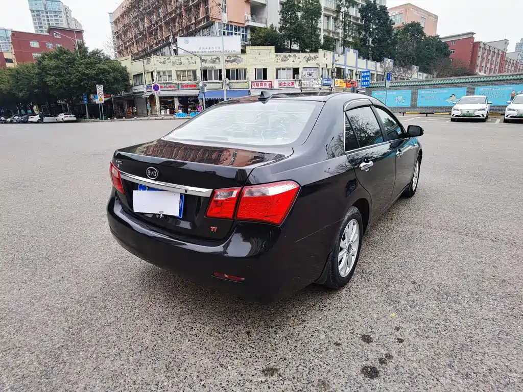 BYD G6 2014