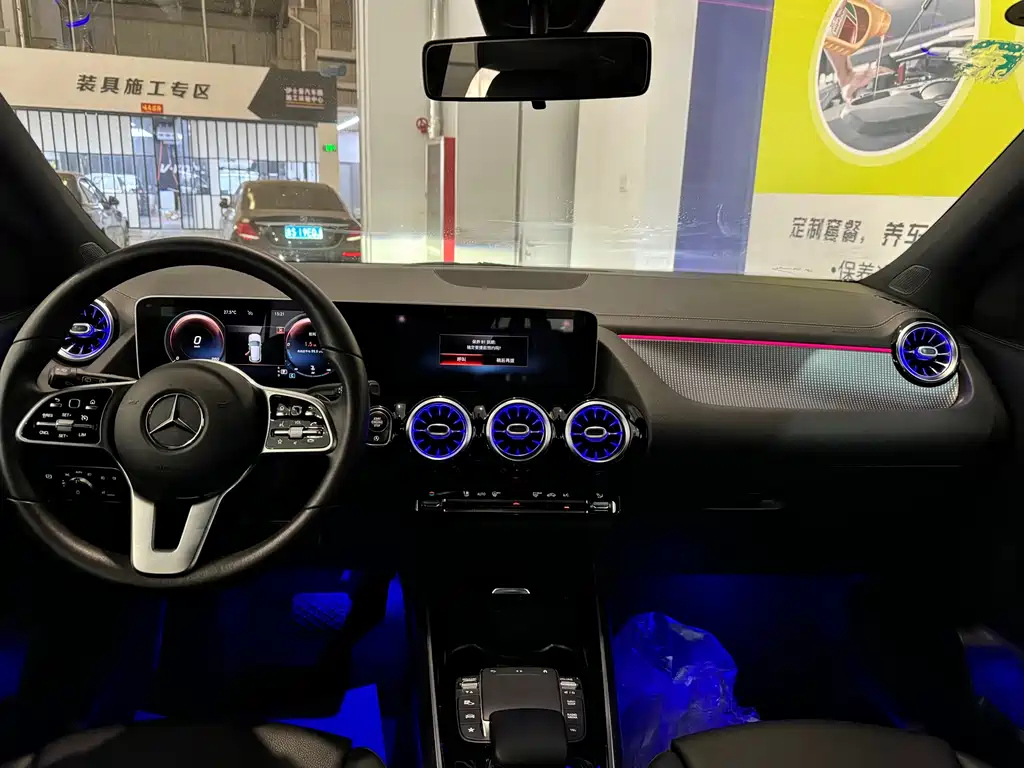 MERCEDES BENZ GLA 2022