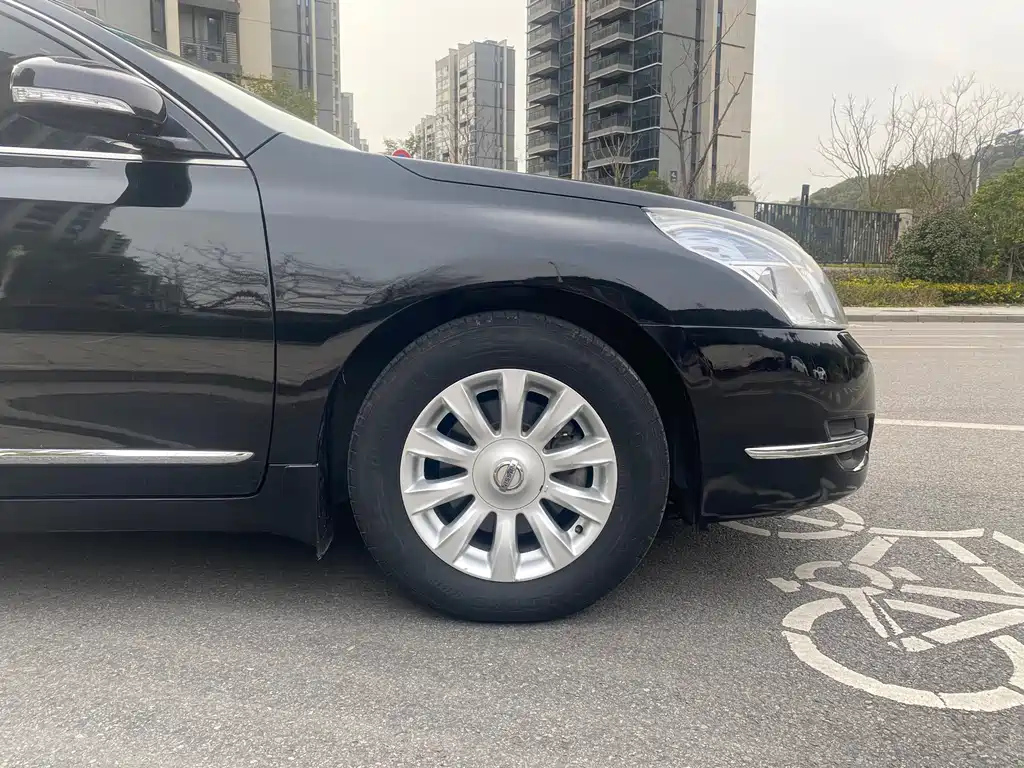 NISSAN TEANA 2010