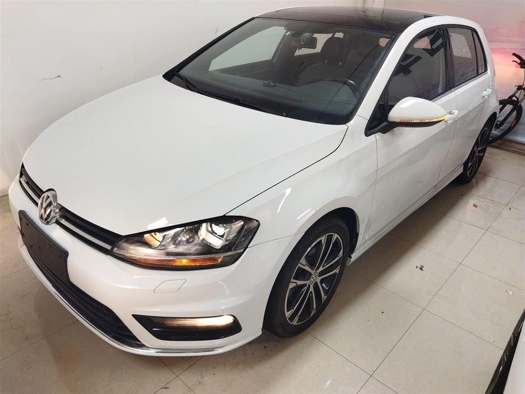 VOLKSWAGEN GOLF 2016