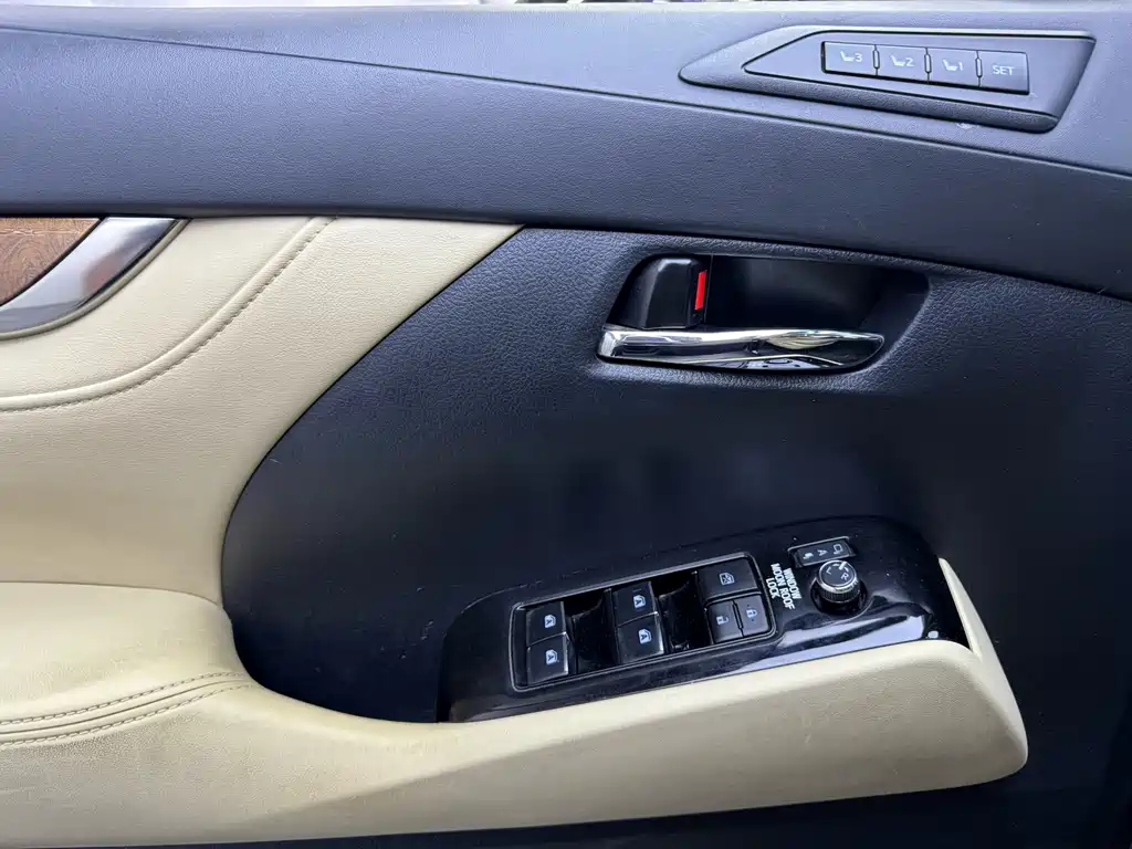 TOYOTA ALPHARD 2017