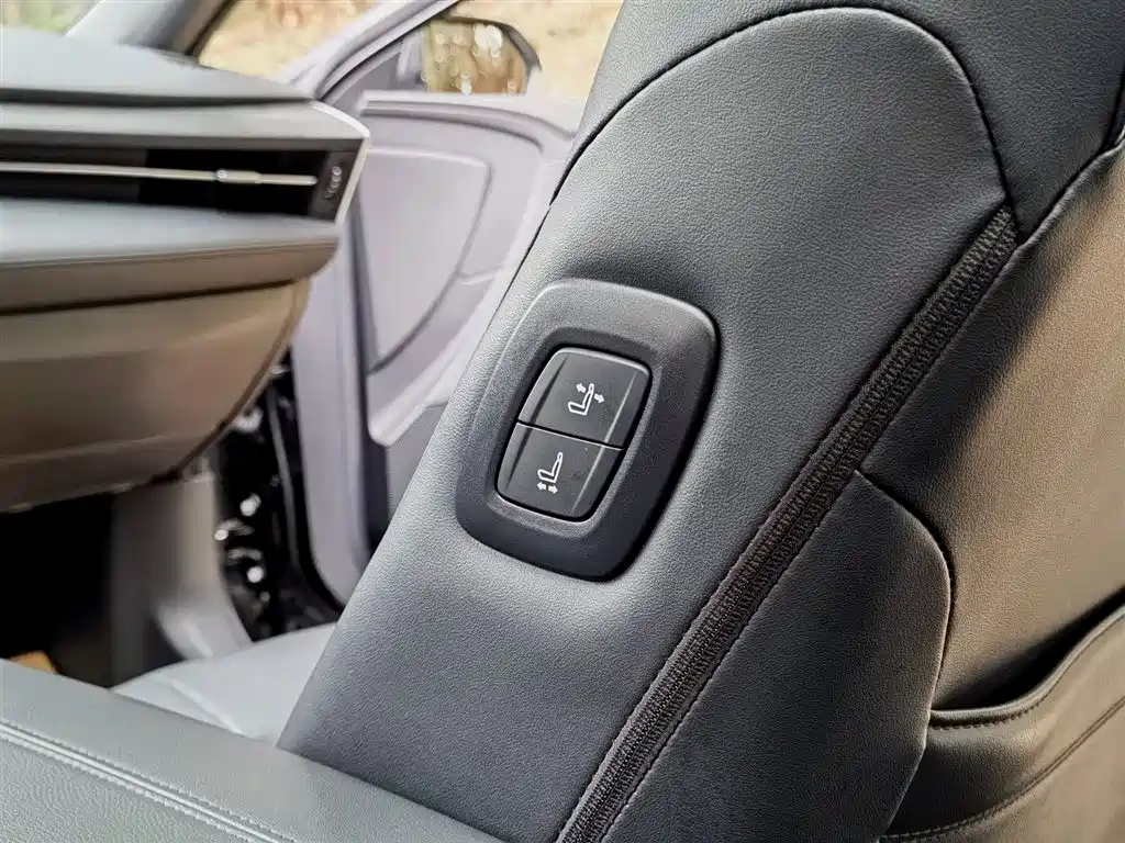 TOYOTA AVALON 2021
