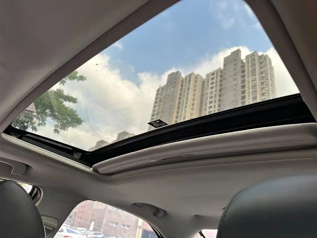 ROEWE 550 2011