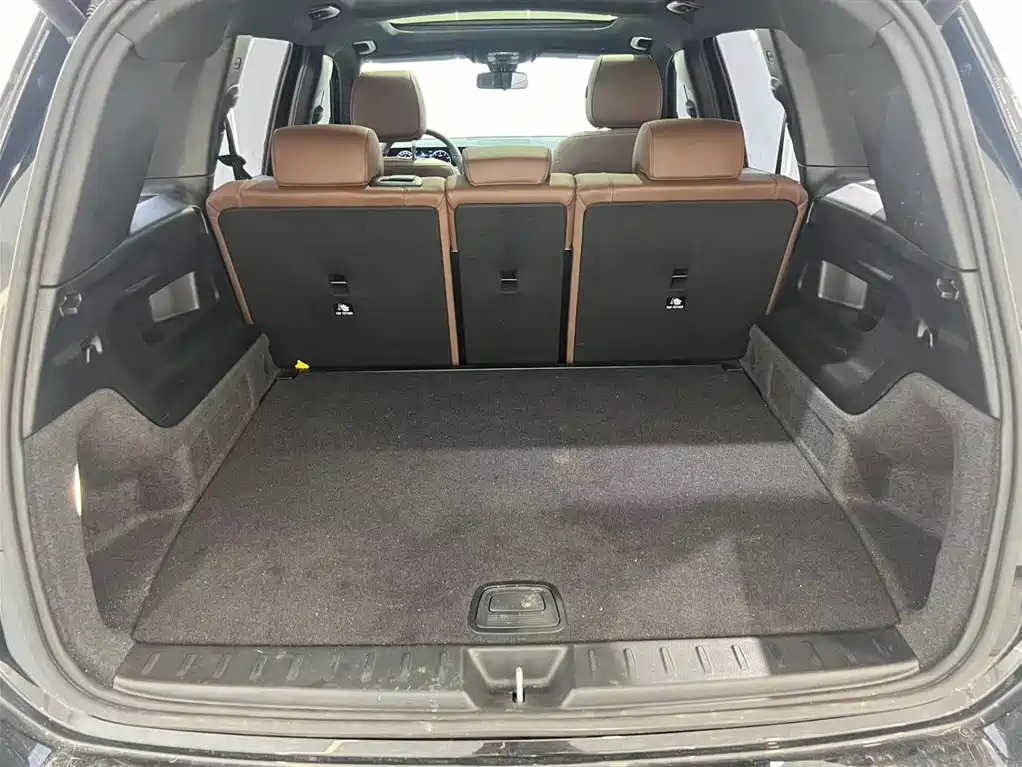 MERCEDES BENZ GLB 2023