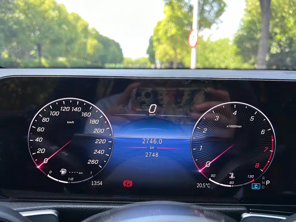 MERCEDES BENZ GLB 2024