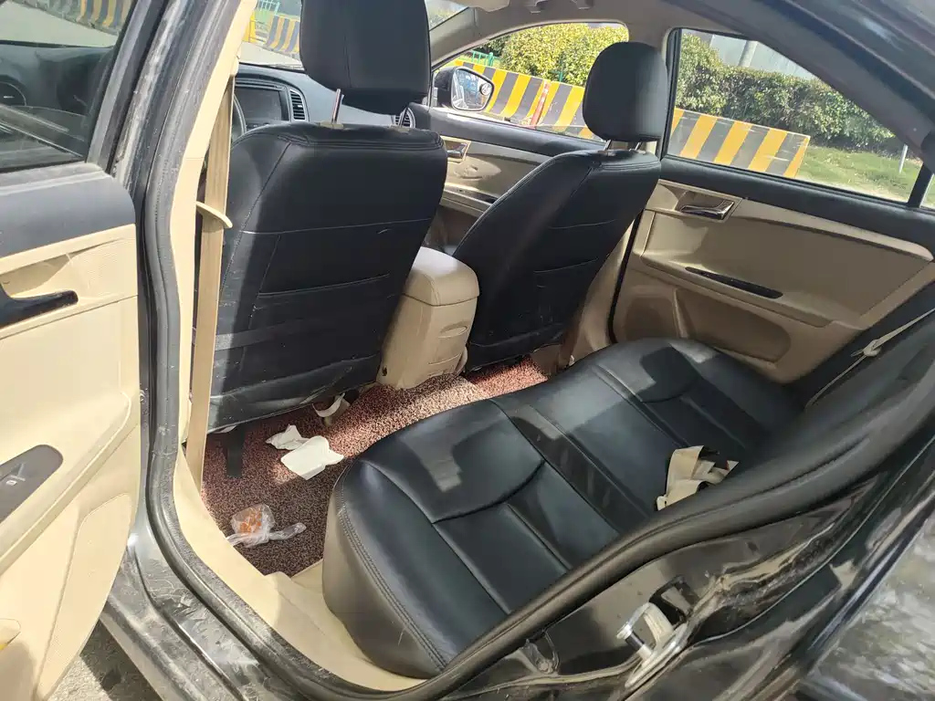 ROEWE 350 2015