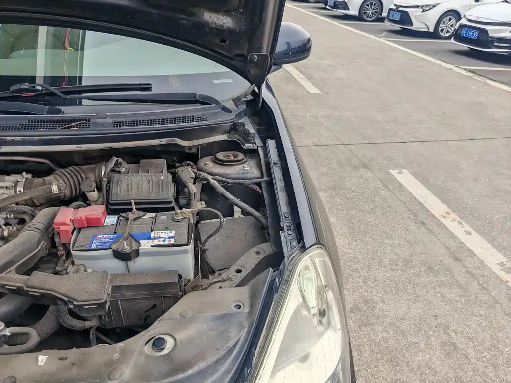 NISSAN SYLPHY 2015
