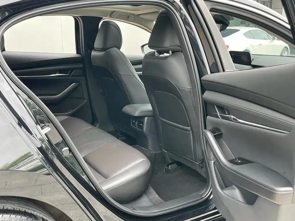 MAZDA 3 AXELA 2021