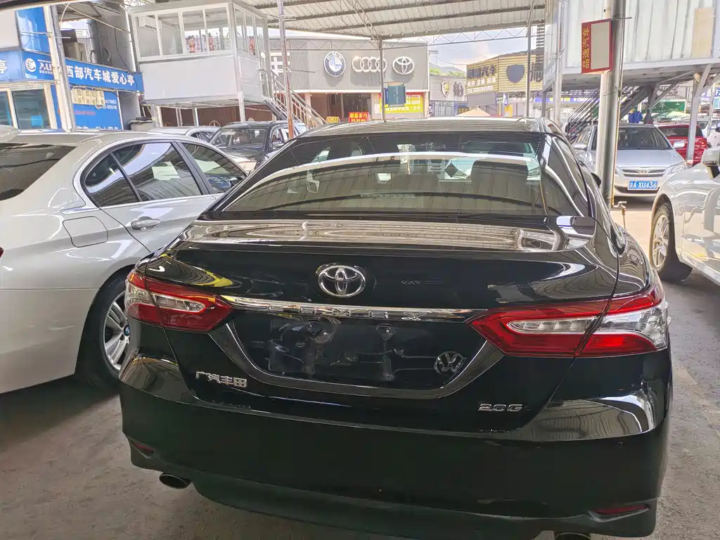 TOYOTA CAMRY 2019