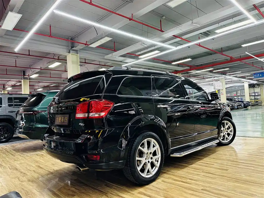 DODGE JCUV 2015