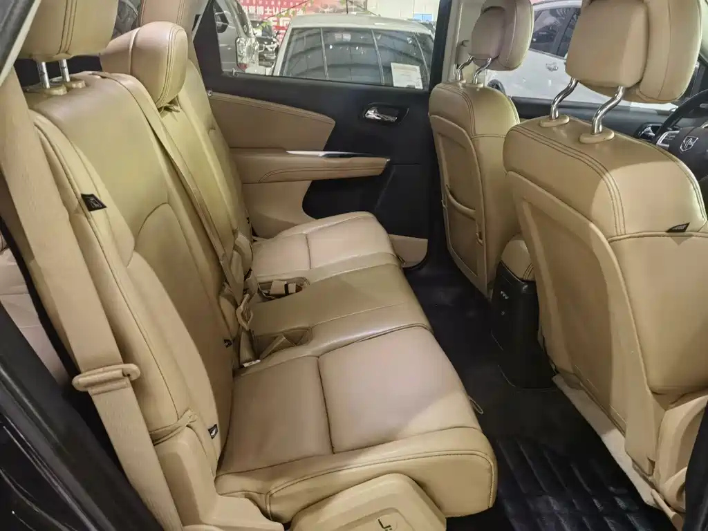 DODGE JCUV 2014