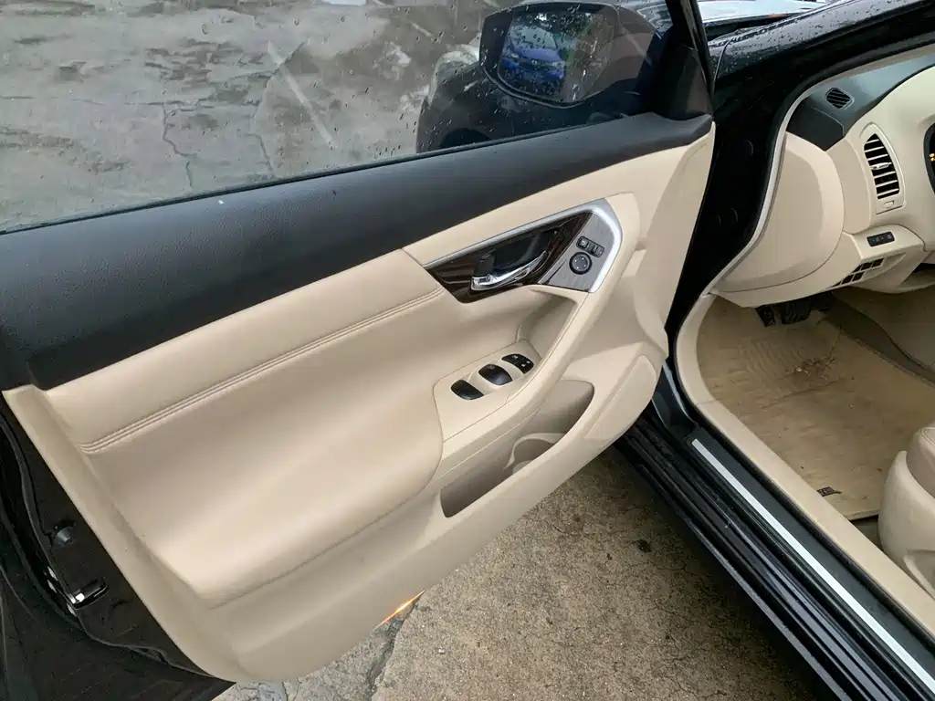 NISSAN TEANA 2014