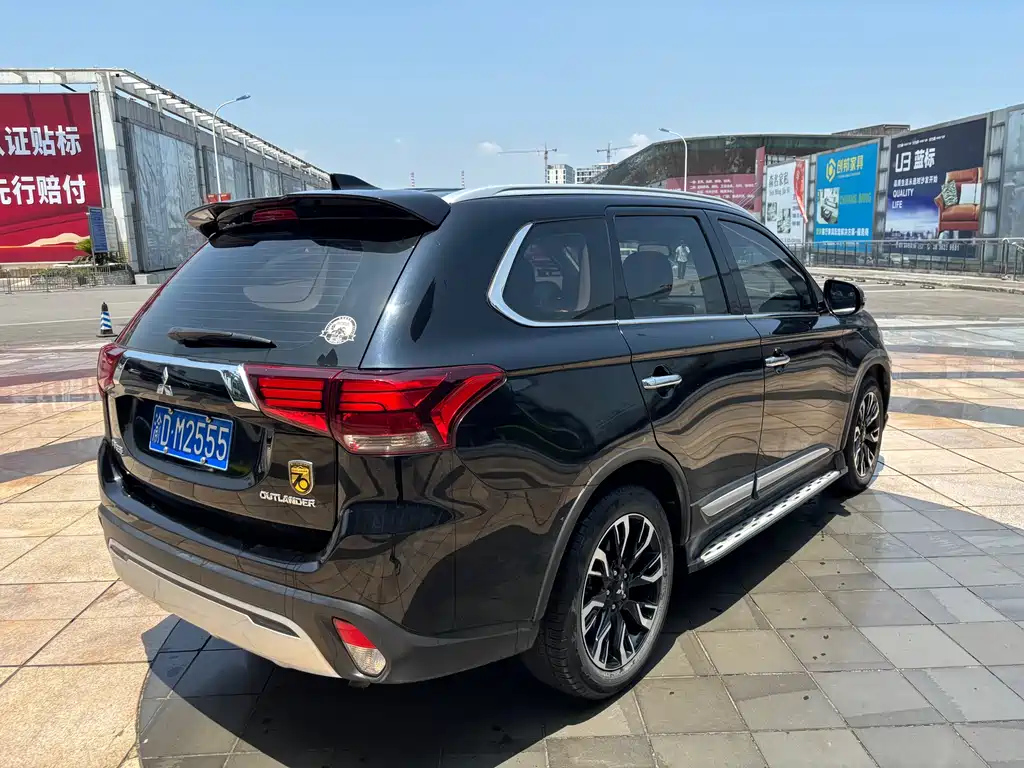 MITSUBISHI OUTLANDER 2019