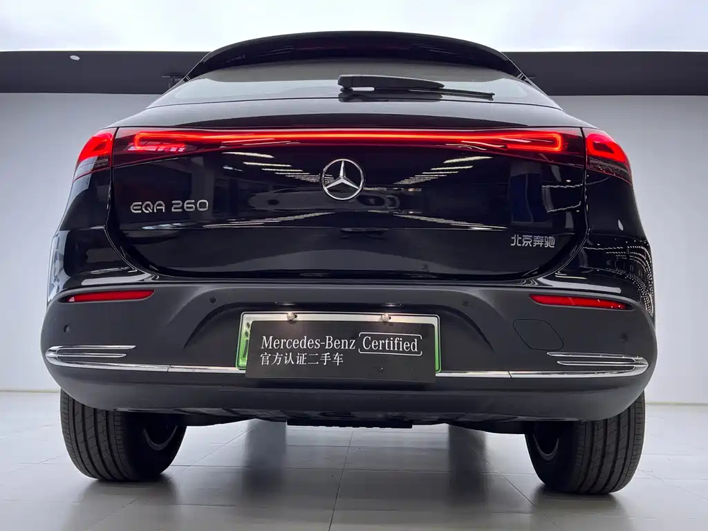 MERCEDES BENZ EQA 2023