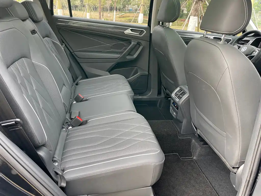 VOLKSWAGEN TIGUAN L 2022