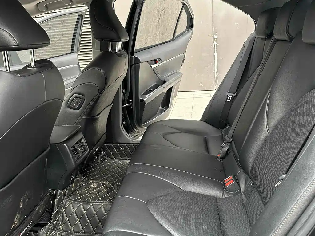 TOYOTA CAMRY 2020