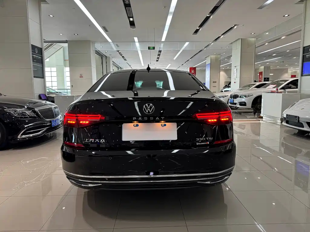 VOLKSWAGEN PASSAT 2021