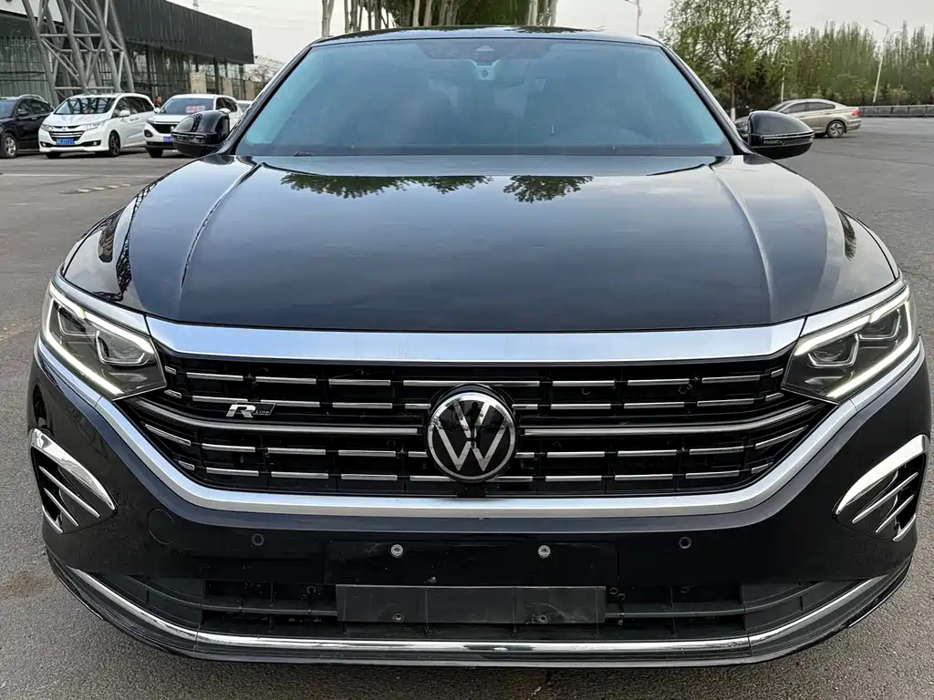 VOLKSWAGEN PASSAT 2022