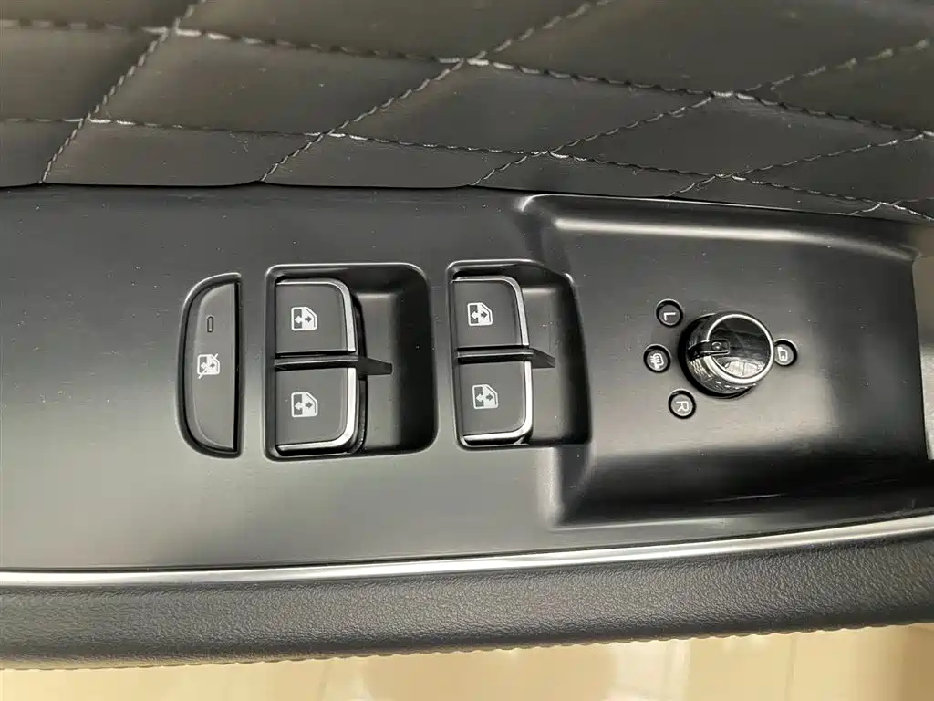 HONGQI HS5 2021