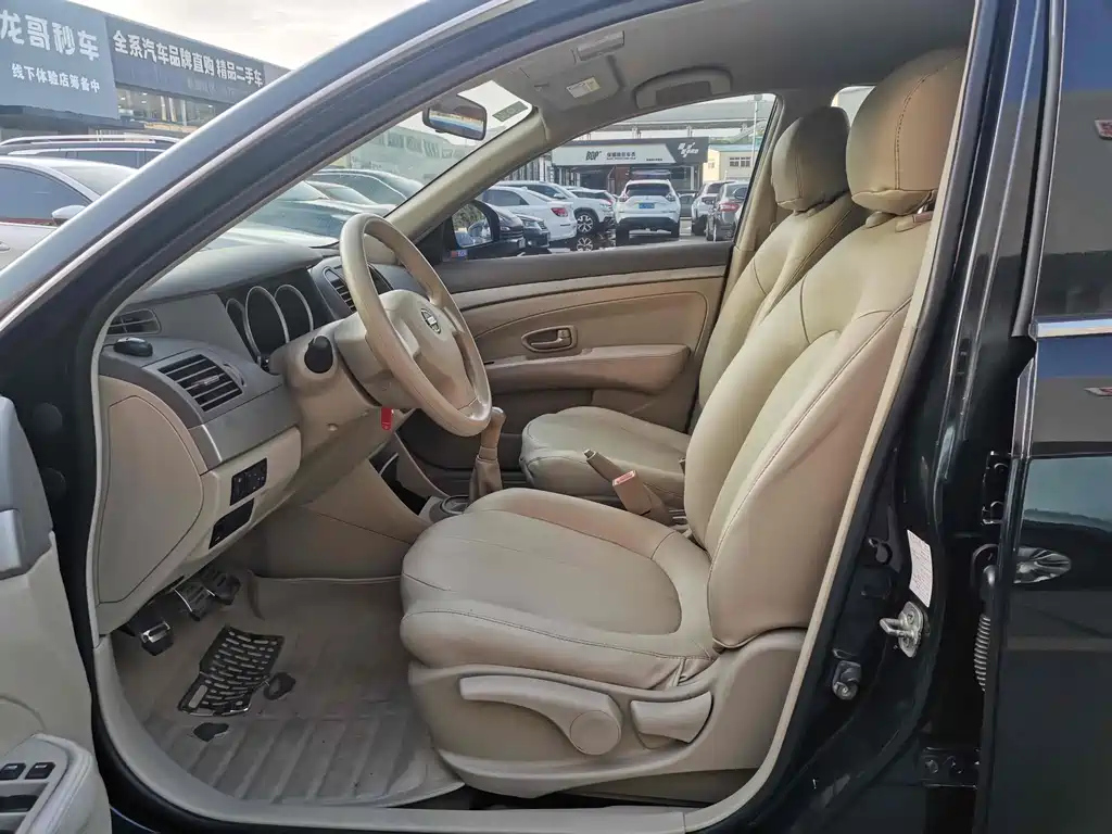 NISSAN SYLPHY 2015