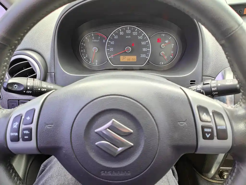 SUZUKI SX4 2011