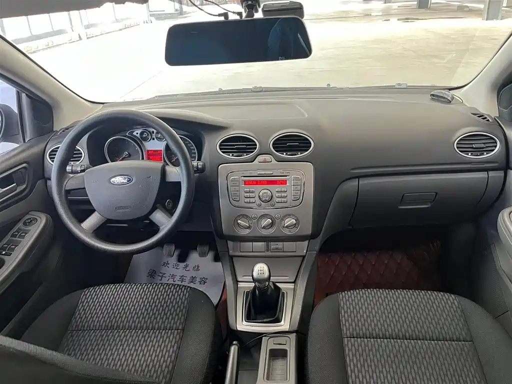 FORD FOCUS 2012