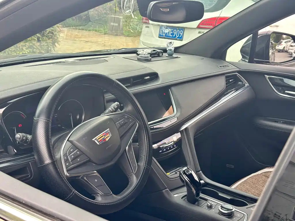 CADILLAC XT5 2021