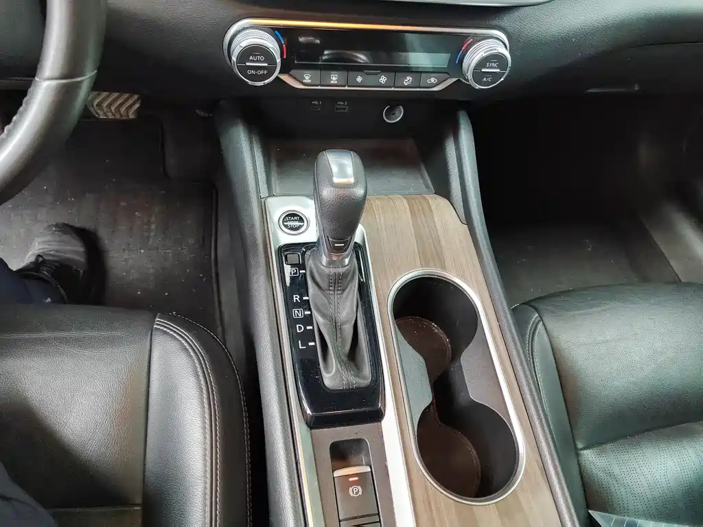 NISSAN TEANA 2021