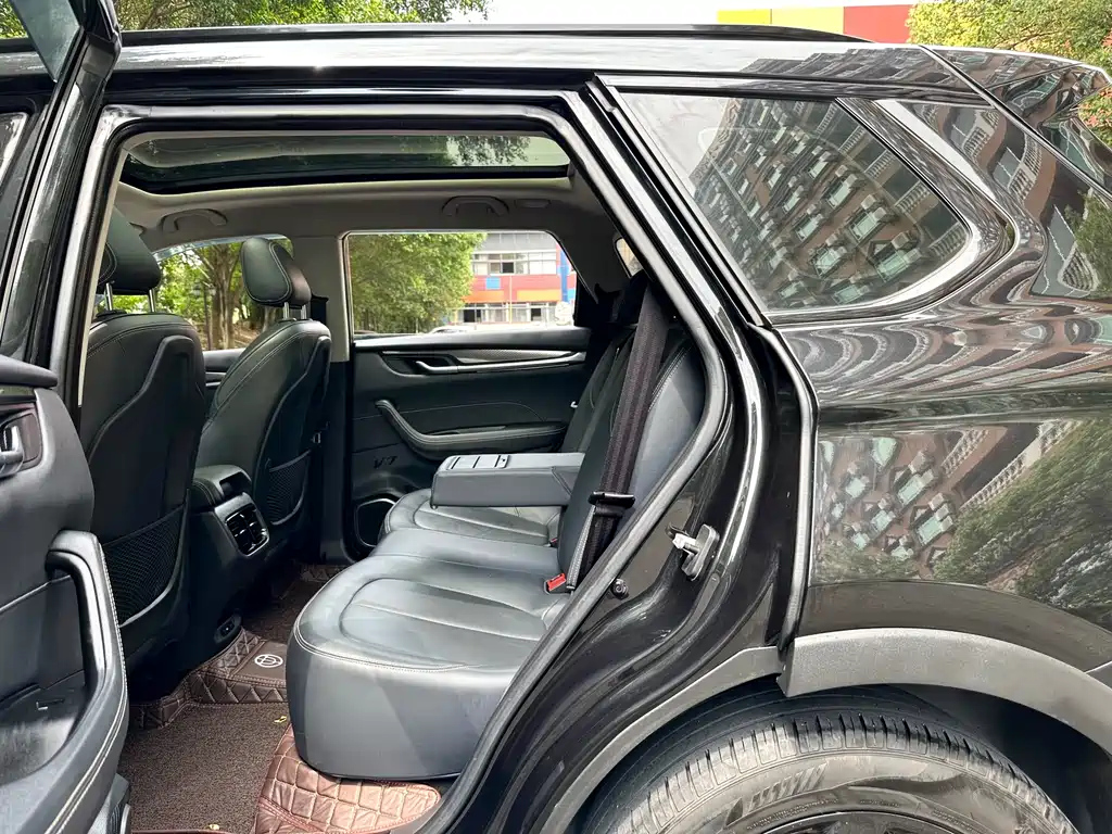 ZHONGHUA V7 2020