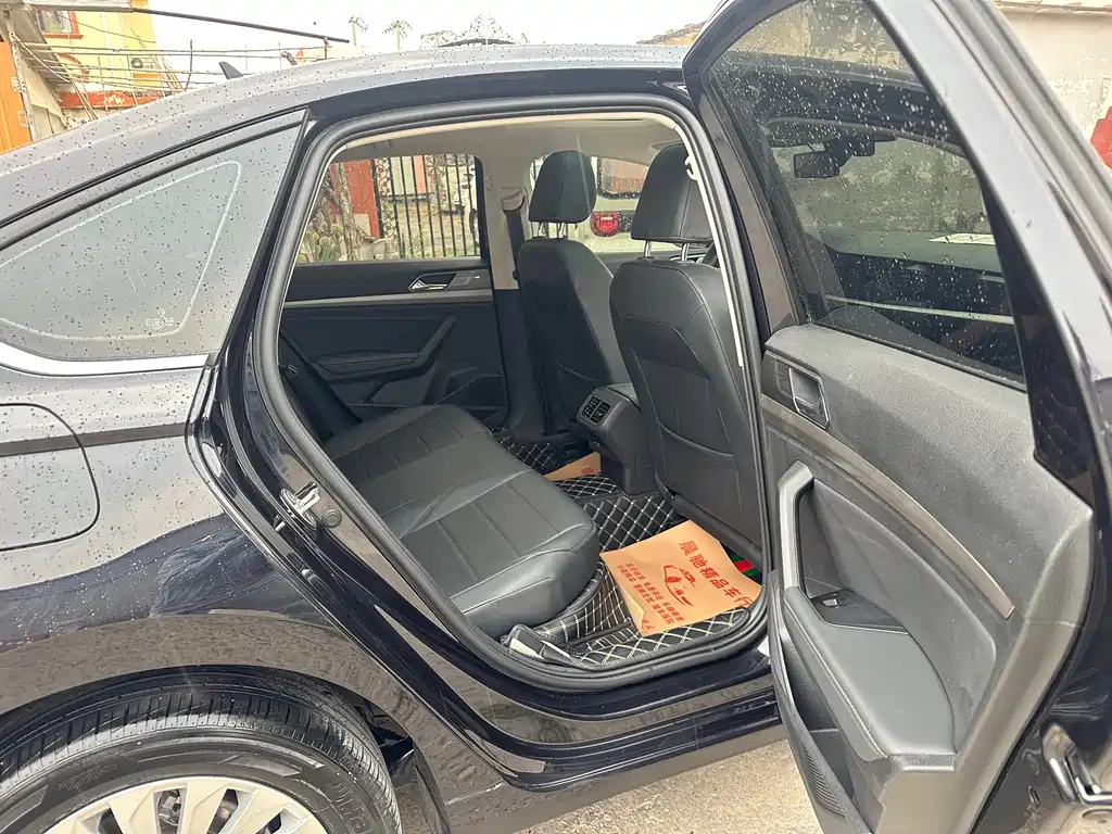VOLKSWAGEN LAVIDA 2022