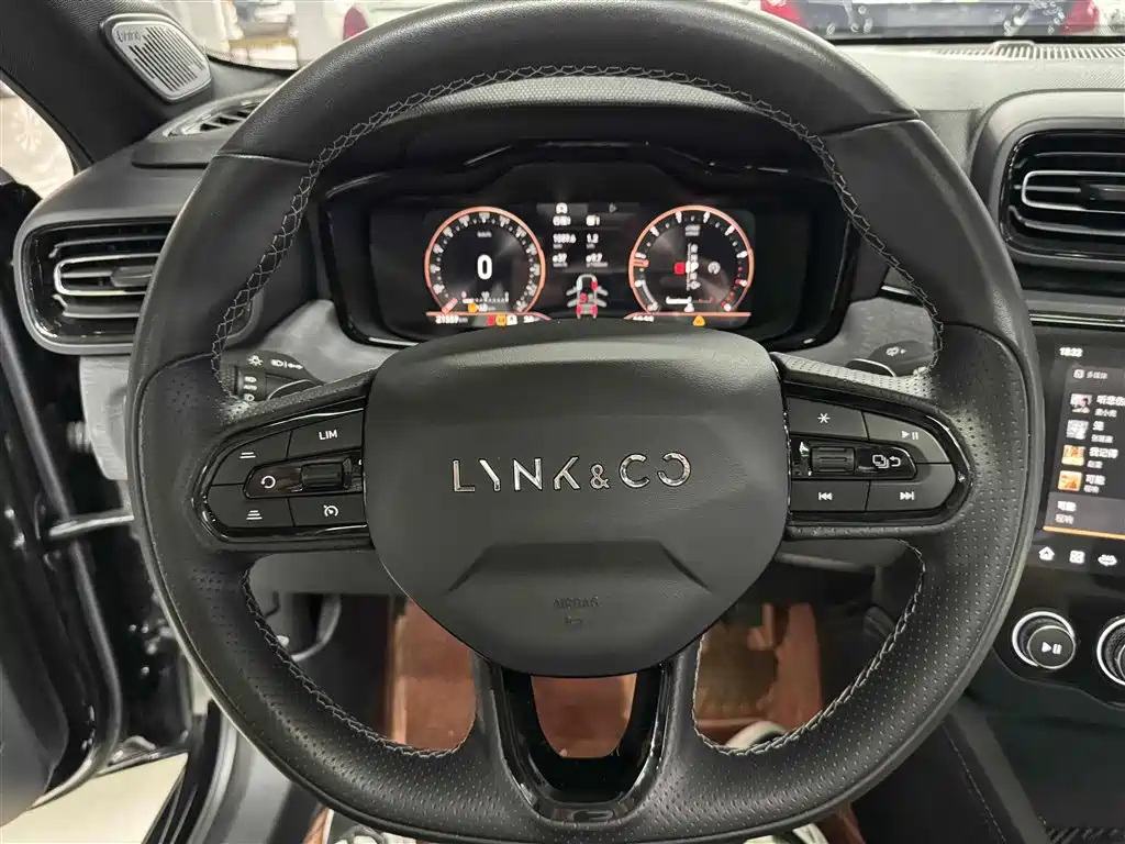 LYNK&CO 03 2022