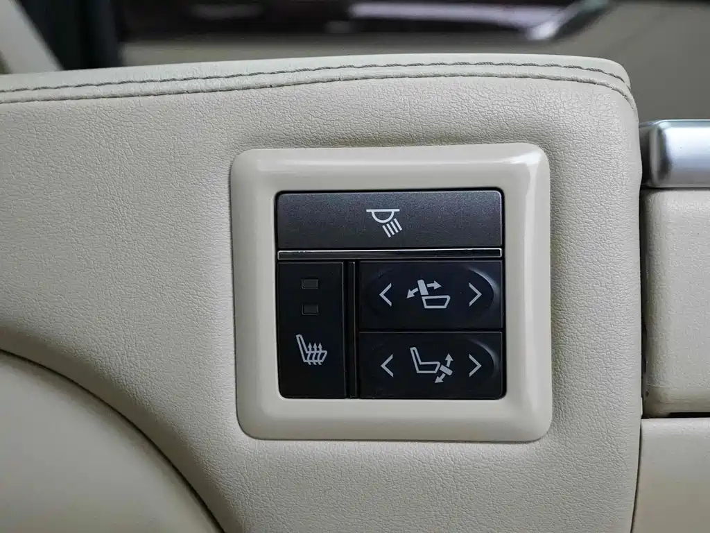TOYOTA ALPHARD 2018